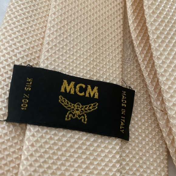 Men’s tie - Picture 2 of 4